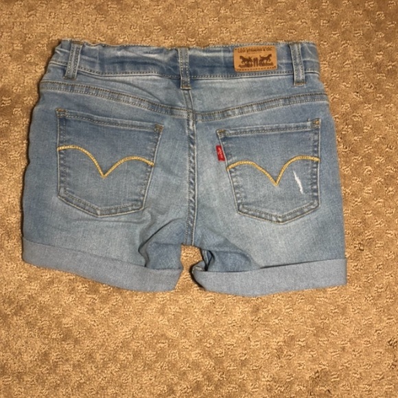 Levi Boyfriend Jeans Shorts - Picture 4 of 4